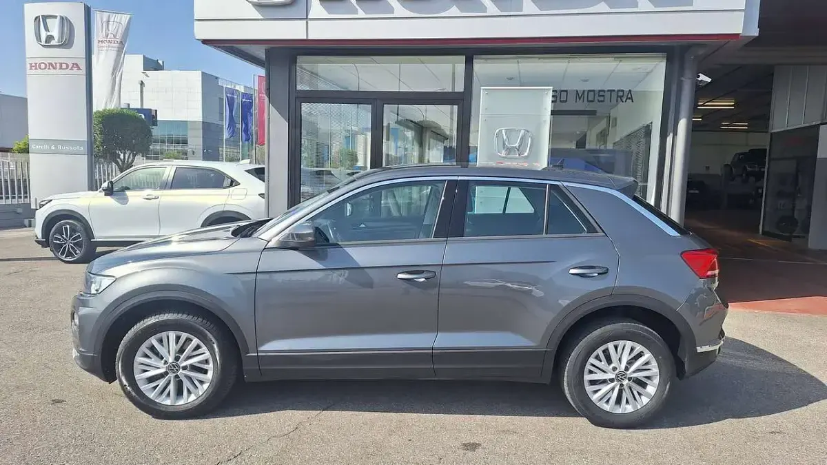 Usata VW T-Roc Business 150 CV (110 kW) 2022 Argento SUV