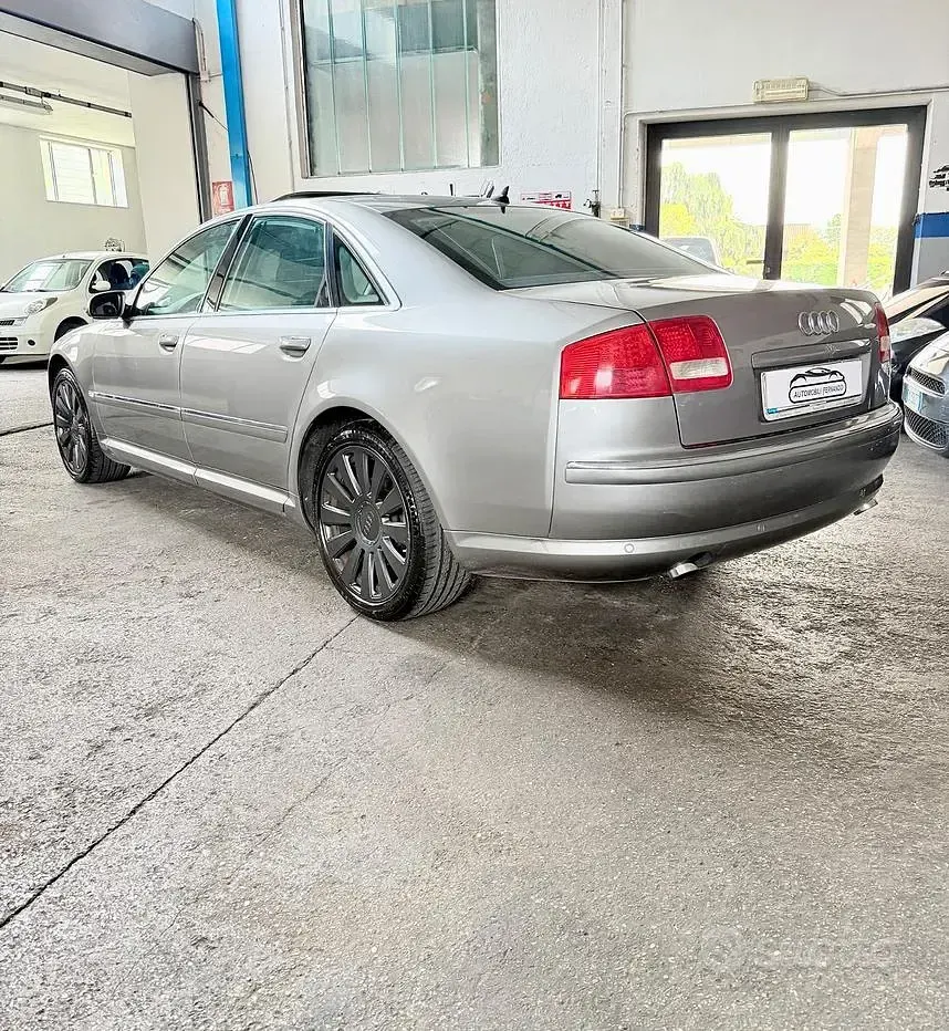 Usata Audi A8 326 CV (239 kW) 2006 Grigio Berlina