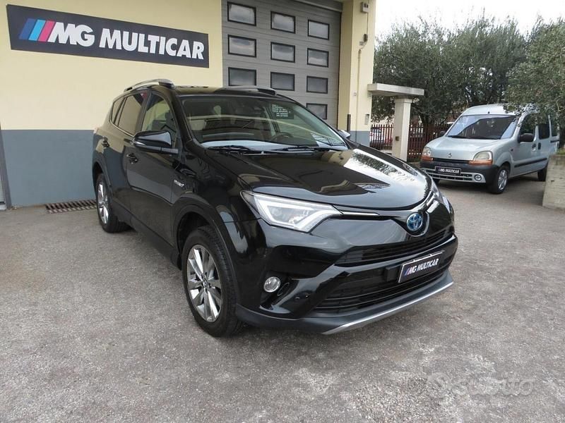 Nero Usata 2018 Toyota RAV4 Hybrid Lounge SUV | 18.900 € (Buon prezzo) - Immagine 1/4