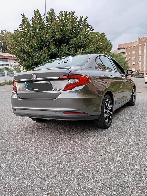 Usata Fiat Tipo 75 CV (55 kW) 2016 Grigio Berlina