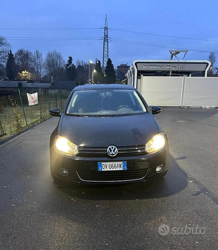 Usata VW Golf VI Comfortline 122 CV (89 kW) 2009 Nero Utilitaria