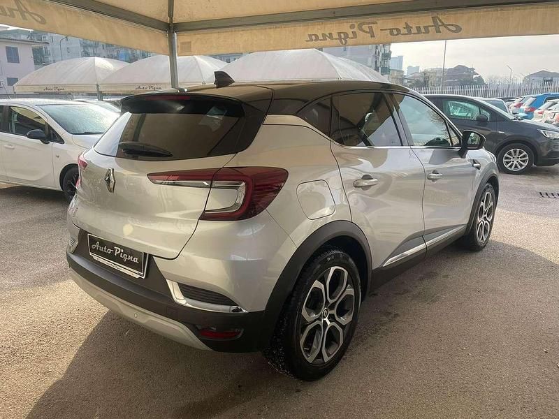 Usata Renault Captur Intens 145 CV (106 kW) 2022 Argento SUV