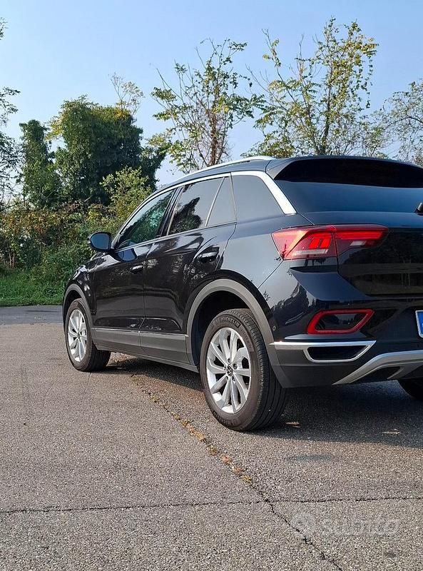 Usata VW T-Roc 110 CV (80 kW) 2022 Nero SUV