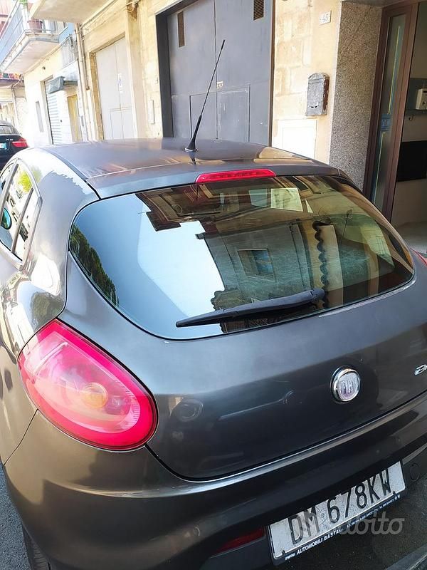 Usata Fiat Bravo 120 CV (88 kW) 2008 Marrone Utilitaria