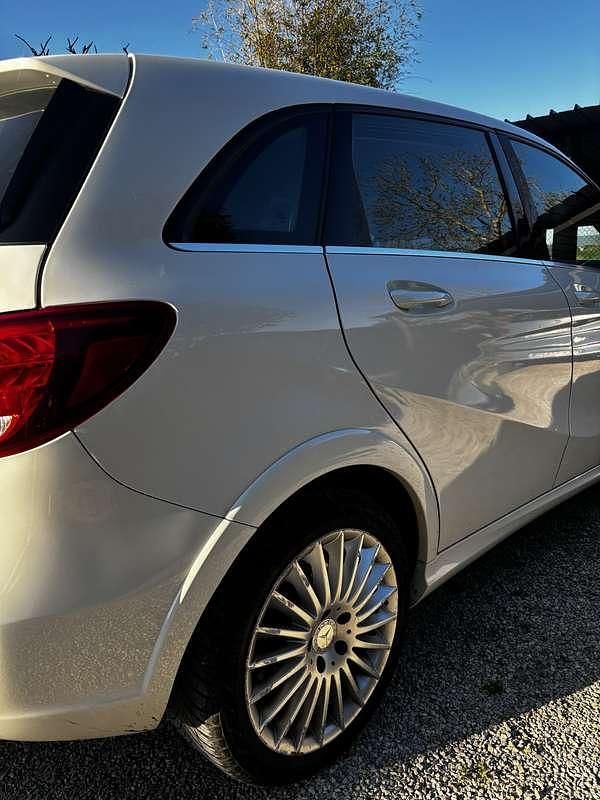 Usata Mercedes B200 Executive 156 CV (114 kW) 2015 Utilitaria