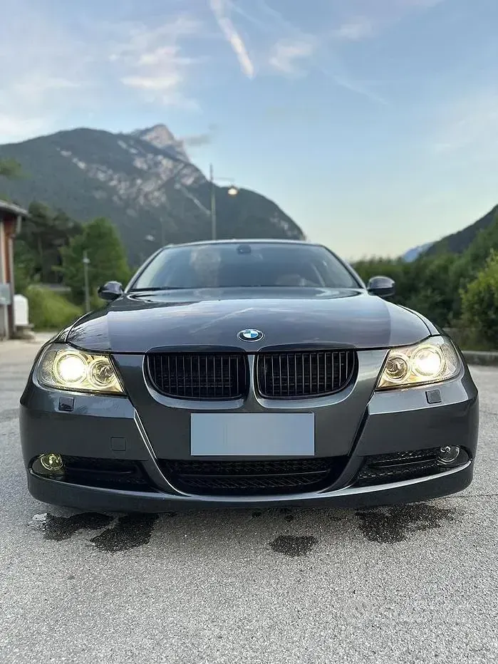 Usata BMW 320 Efficient Dynamics 177 CV (130 kW) 2008 Grigio Berlina