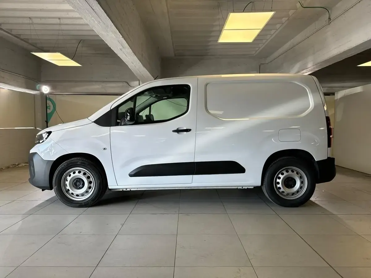 Nuova Peugeot E-Partner 100 kW (136 CV) 2025 Monovolume