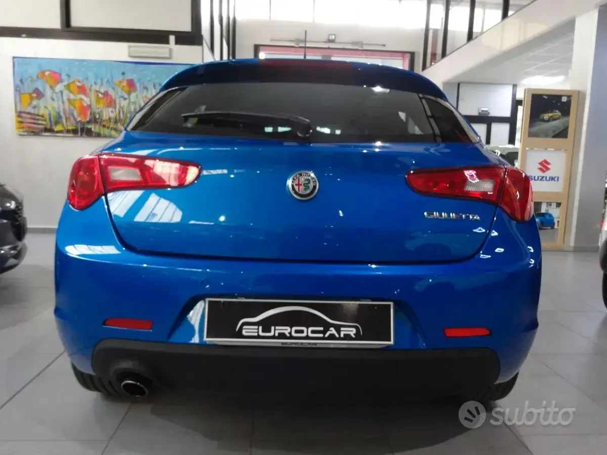Usata Alfa Romeo Giulietta Business 120 CV (88 kW) 2018 Blu/azzurro Utilitaria