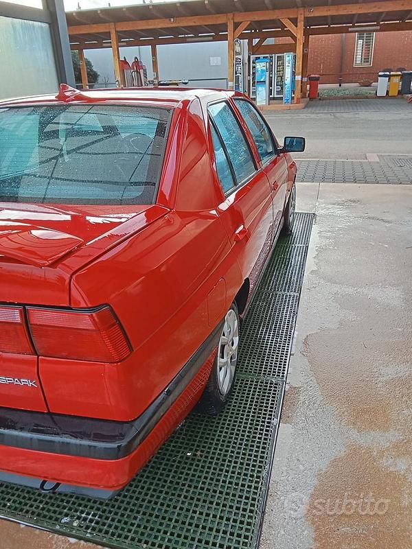 Usata Alfa Romeo 155 116 CV (85 kW) 1995 Rosso Berlina