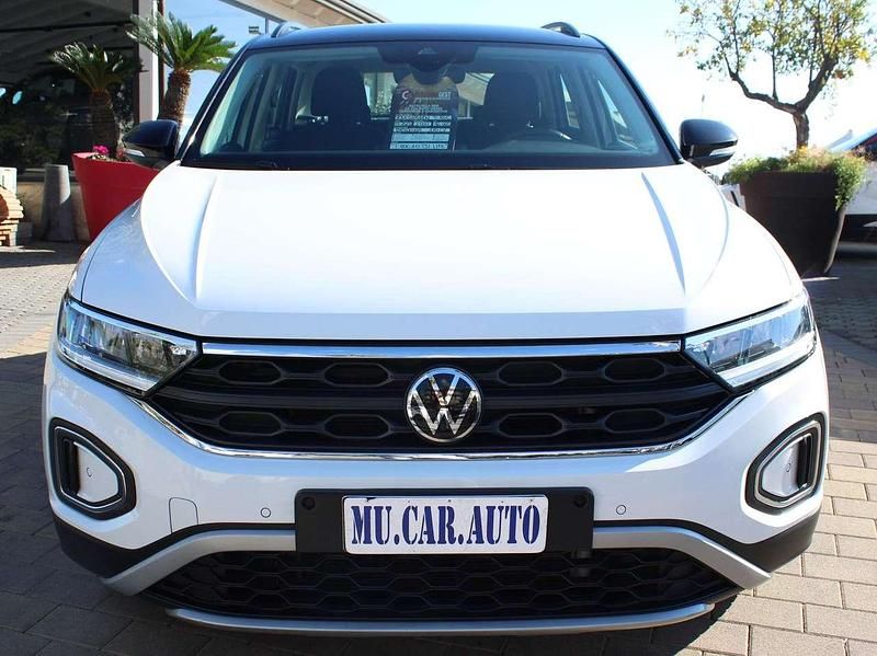 Usata VW T-Roc Life 110 CV (80 kW) 2023 Bianco SUV
