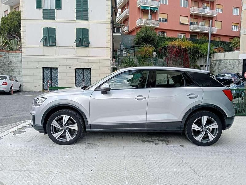 Usata Audi Q2 Design 116 CV (85 kW) 2018 Argento SUV