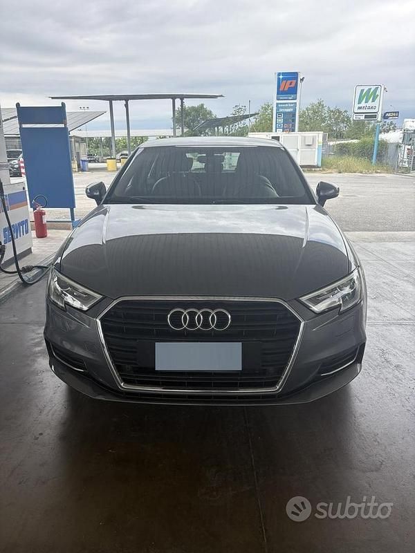 Gebraucht Audi A3 Comfort 110 PS (80 kW) 2017 Grau Limousine