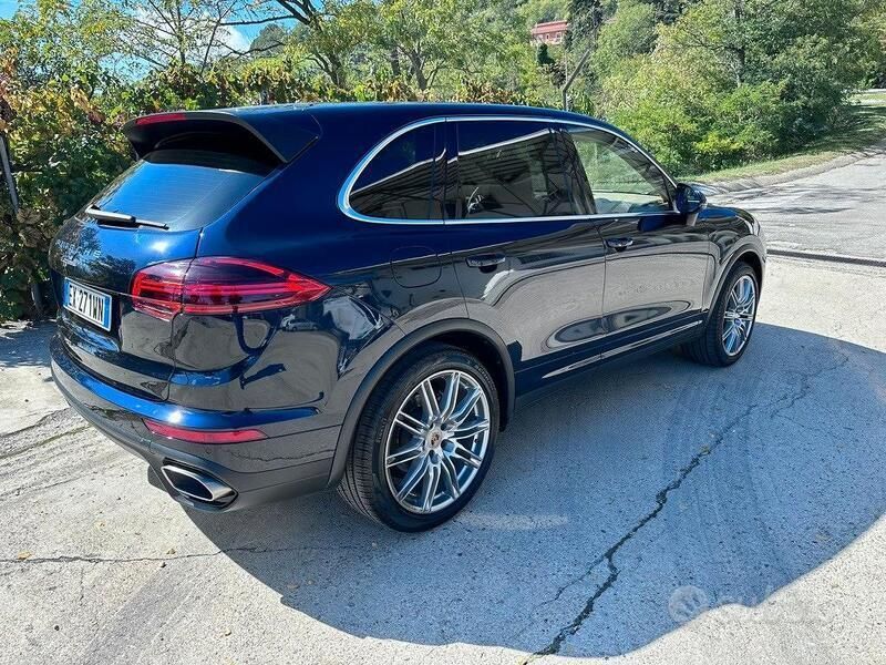 Usata Porsche Cayenne 250 CV (183 kW) 2014 Blu/azzurro SUV