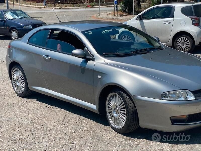 Usata Alfa Romeo GT 150 CV (110 kW) 2008 Grigio Coupé