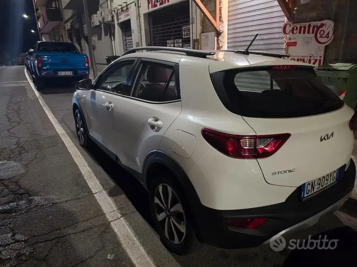 Usata Kia Stonic 84 CV (61 kW) 2024 Bianco SUV