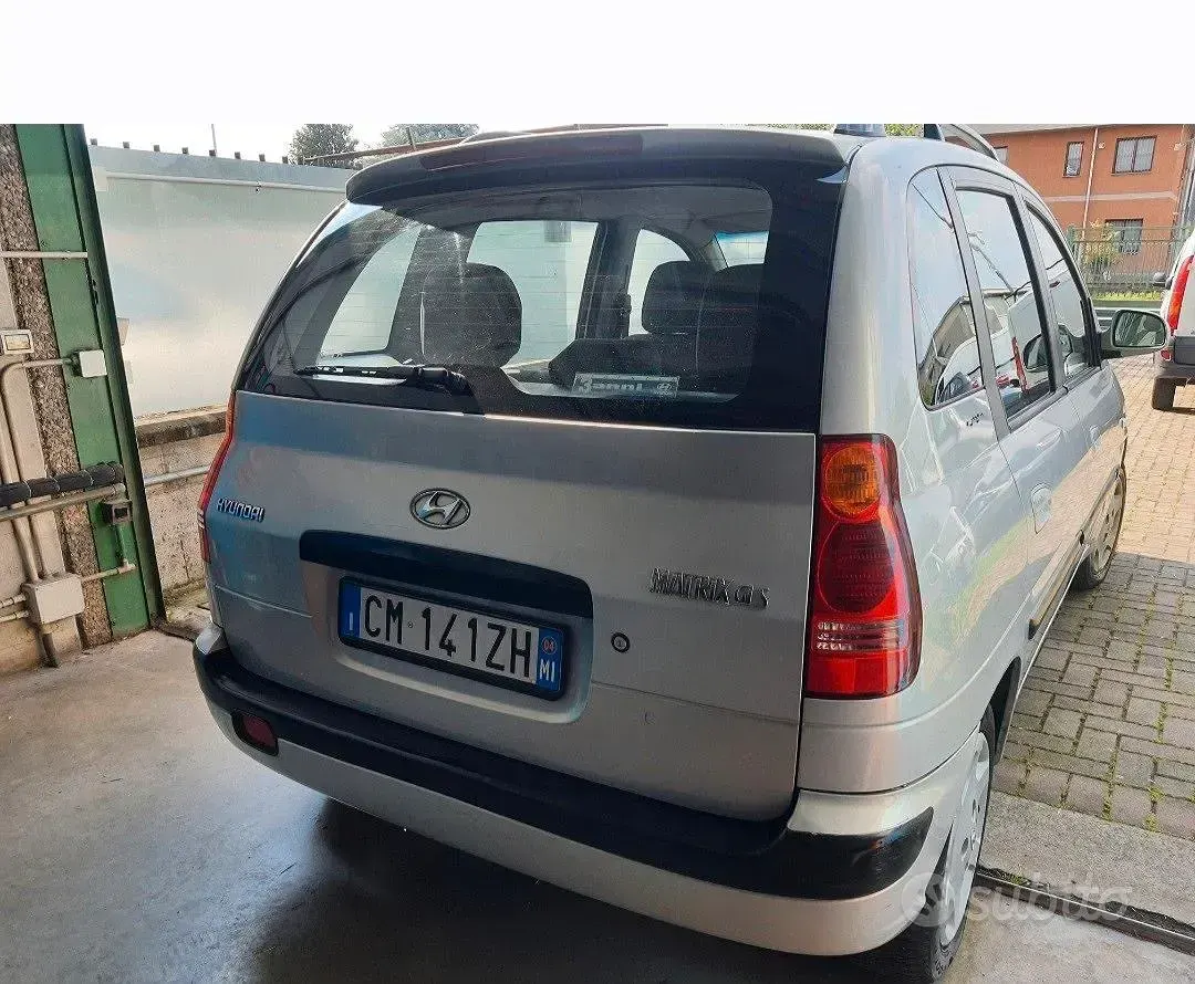 Usata Hyundai Matrix 103 CV (75 kW) 2004 Grigio Monovolume
