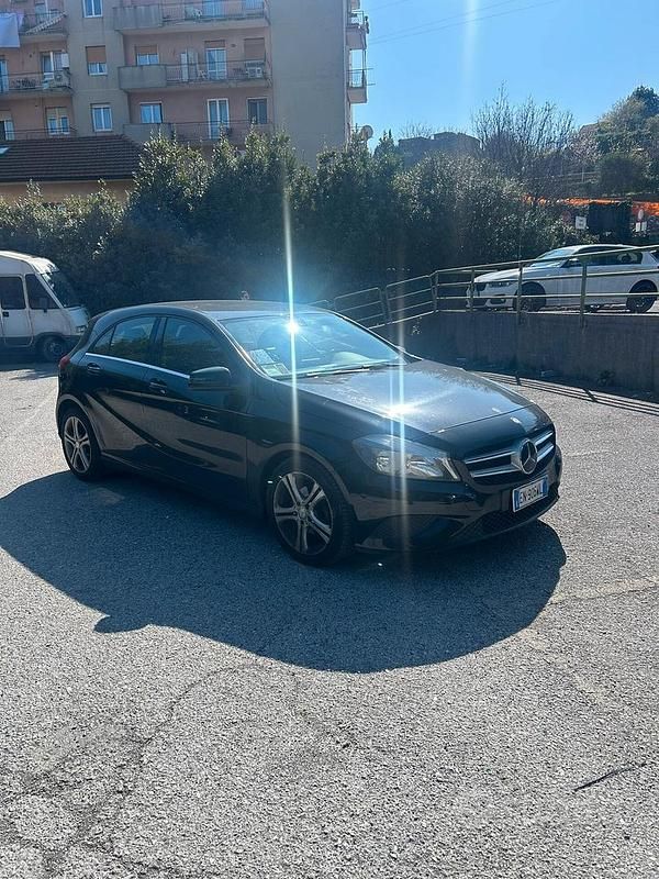 Usata Mercedes A180 Premium 108 CV (79 kW) 2013 Nero Berlina