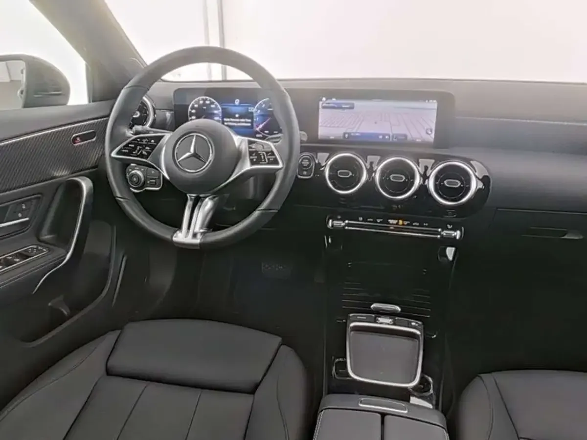 Occasion Mercedes A200 Advanced 163 ch (119 kW) 2025 Noir Berline