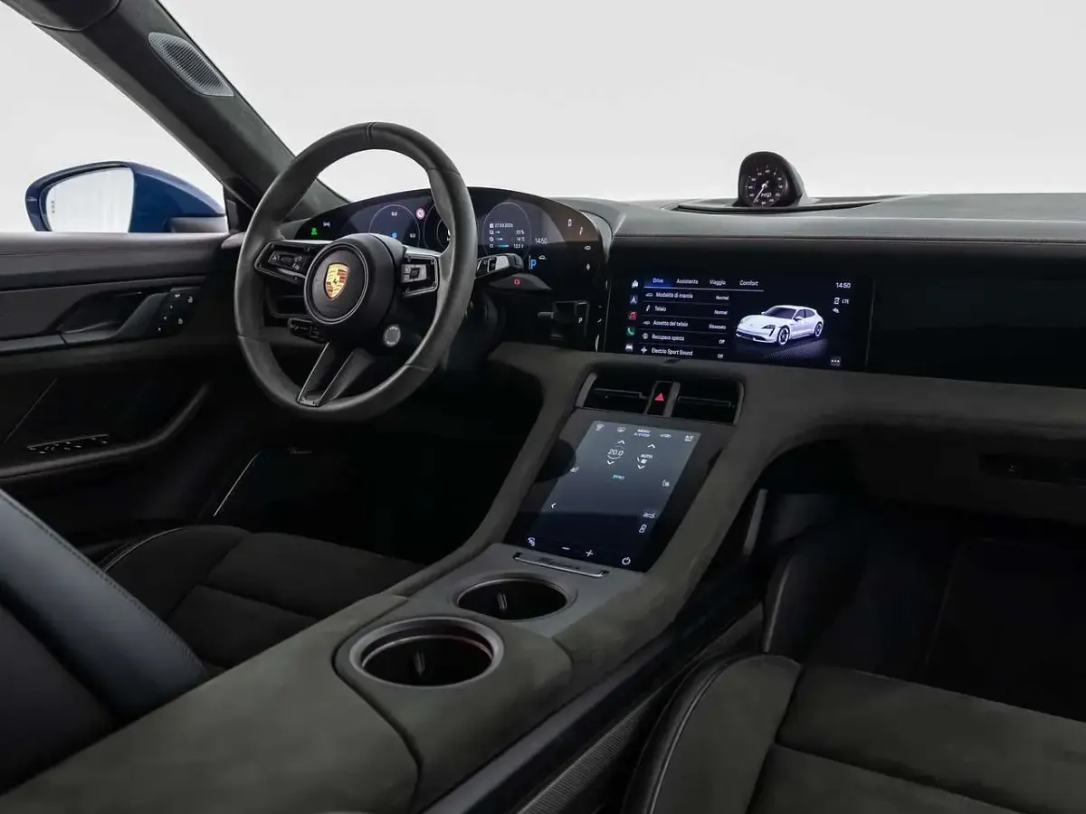 Usata Porsche Taycan Sport Turismo 141 kW (193 CV) 2022 Blu nettuno Berlina