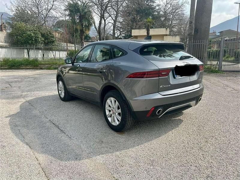 Usata Jaguar E-Pace 150 CV (110 kW) 2020 Grigio boreale SUV