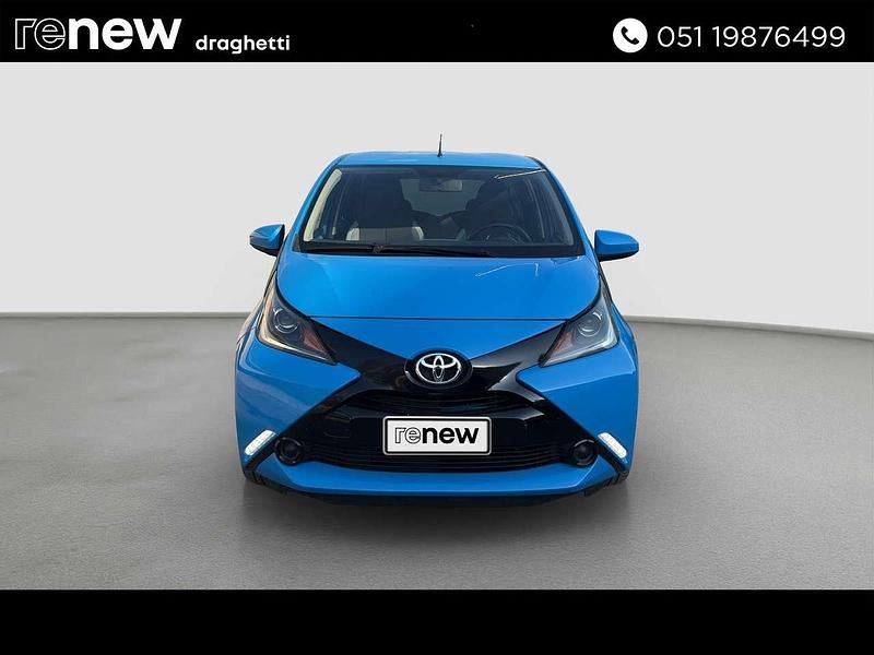 Usata Toyota Aygo X-play 69 CV (50 kW) 2017 Blu/azzurro Utilitaria