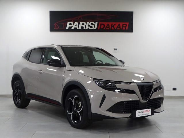 Usata Alfa Romeo Junior Edizione Speciale 145 CV (106 kW) 2024 Beige SUV