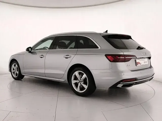 Usata Audi A4 Advanced Plus 163 CV (119 kW) 2024 Argento metallizzato Station wagon