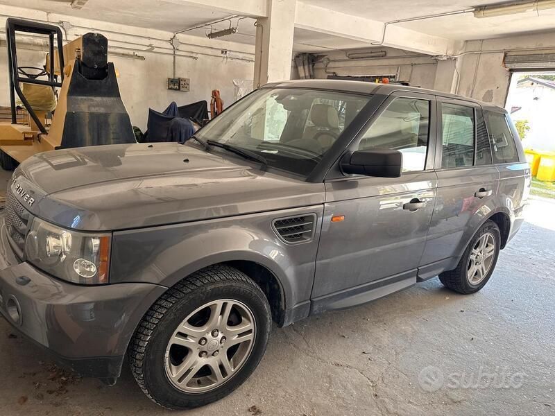 Grigio Usata 2006 Land Rover Range Rover Sport SUV | 8000 € (Buon prezzo) - Immagine 1/4