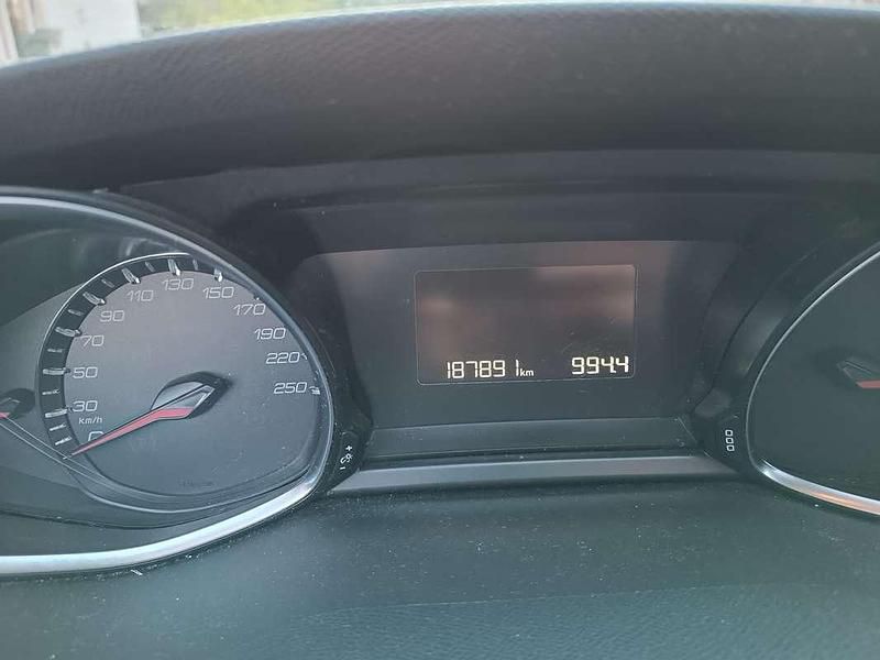 Usata Peugeot 308 Active 120 CV (88 kW) 2015 Nero Station wagon