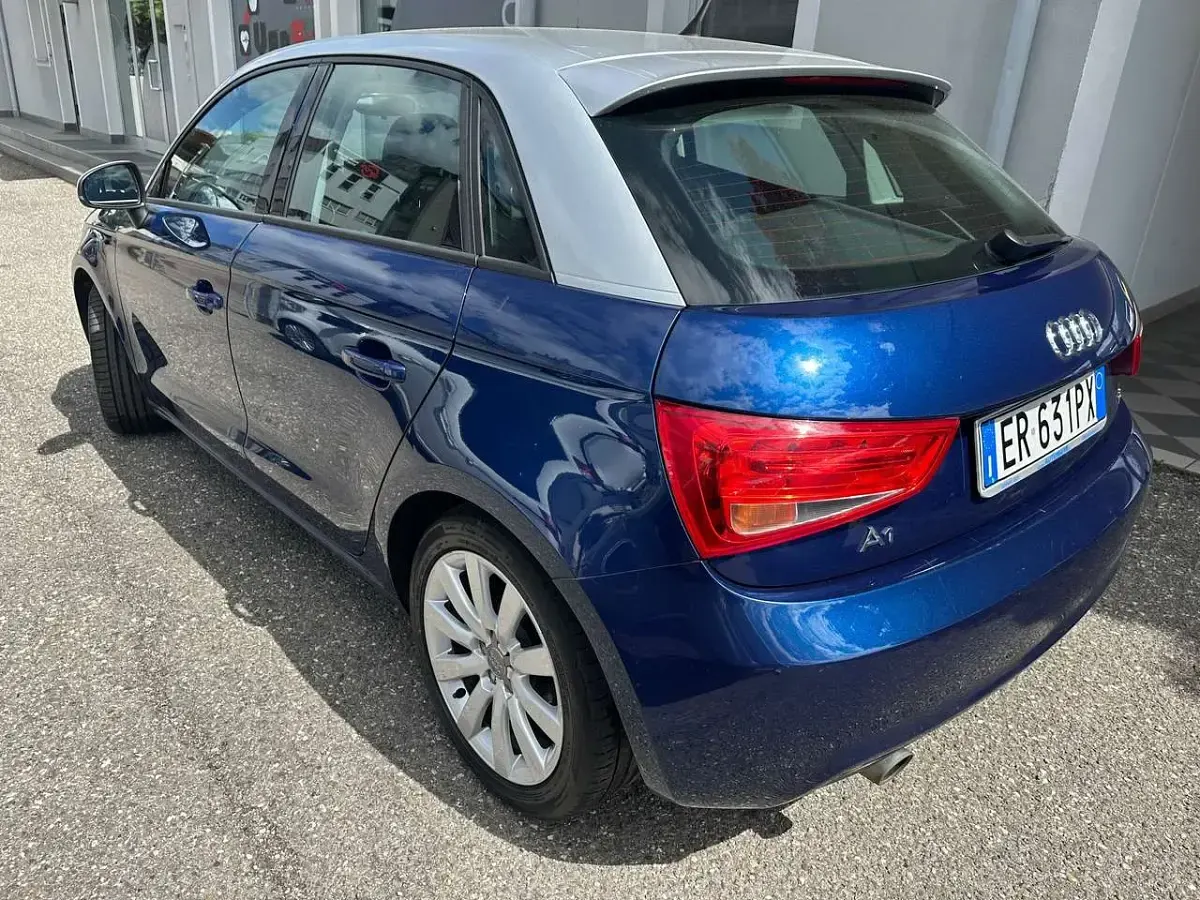 Usata Audi A1 Ambition 90 CV (66 kW) 2013 Scubablau metallic Utilitaria