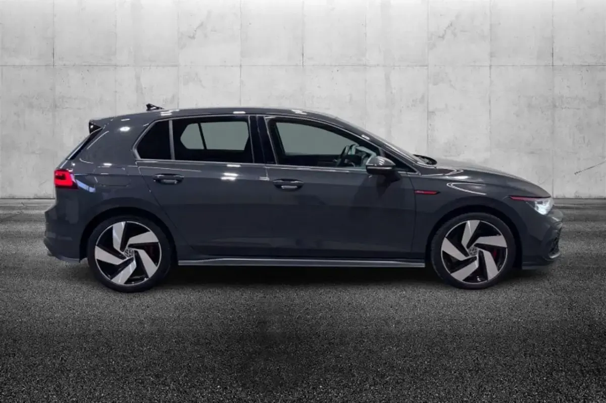 Usata VW Golf VIII GTI 245 CV (180 kW) 2022 Grigio Berlina
