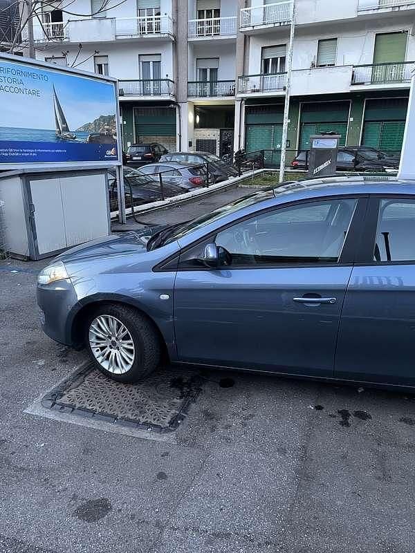Usata Fiat Bravo Active 90 CV (66 kW) 2009 Blu/azzurro Utilitaria