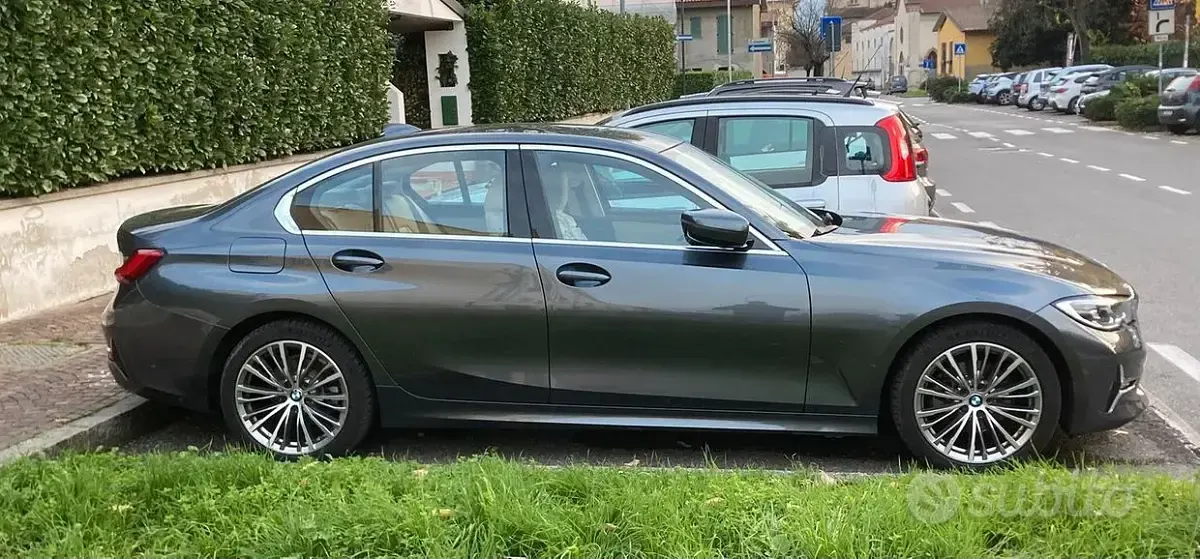 Usata BMW 320 Luxury Line 190 CV (139 kW) 2019 Grigio Berlina