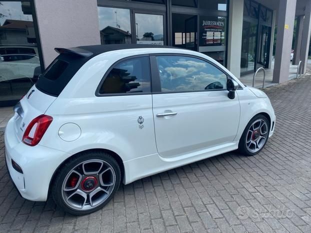 Usata Abarth 595C Turismo 165 CV (121 kW) 2020 Bianco pastello Cabrio