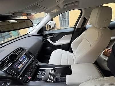 Usata Jaguar F-Pace Prestige 180 CV (132 kW) 2017 Blu SUV
