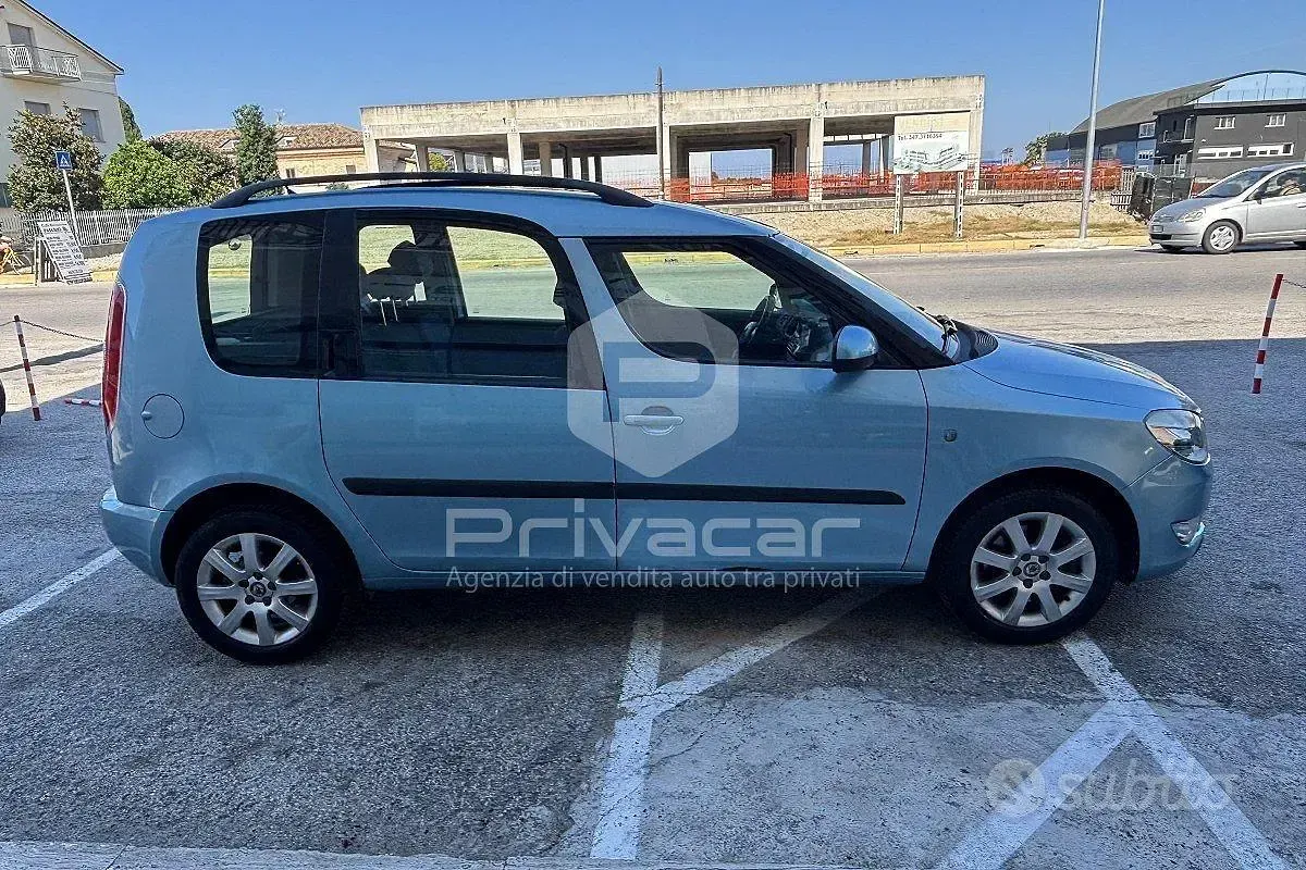 Usata Skoda Roomster Style 75 CV (55 kW) 2011 Bluazzurro Monovolume