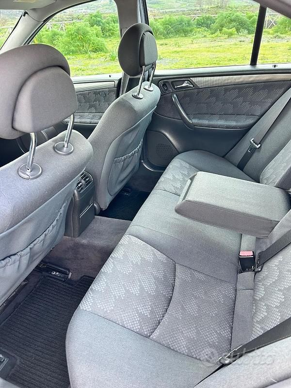 Usata Mercedes C200 167 CV (122 kW) 2003 Berlina