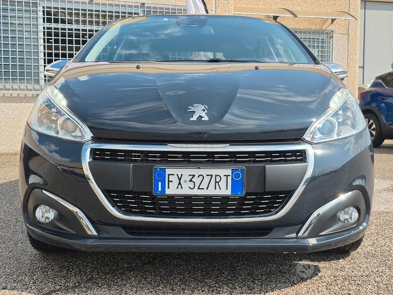 Usata Peugeot 208 Signature Sky 102 CV (75 kW) 2019 Grigio Utilitaria