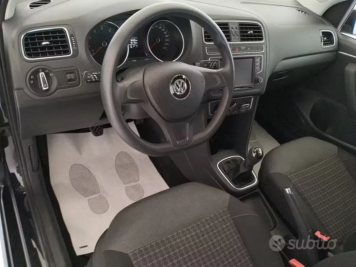 Usata VW Polo Comfortline 75 CV (55 kW) 2017 Bluazzurro Berlina