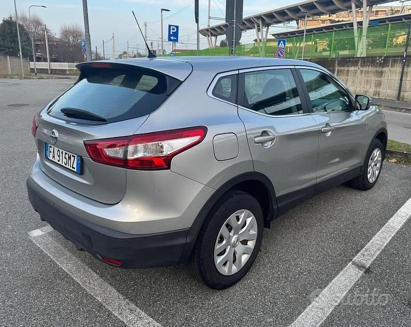 Usata Nissan Qashqai Visia 116 CV (85 kW) 2015 Grigio SUV