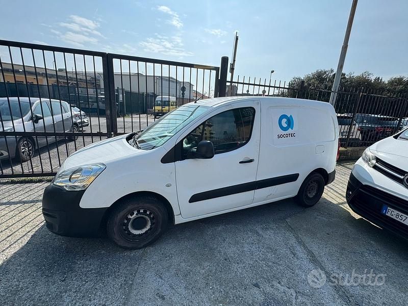 Usata Citroën Berlingo 75 CV (55 kW) 2016 Bianco Monovolume