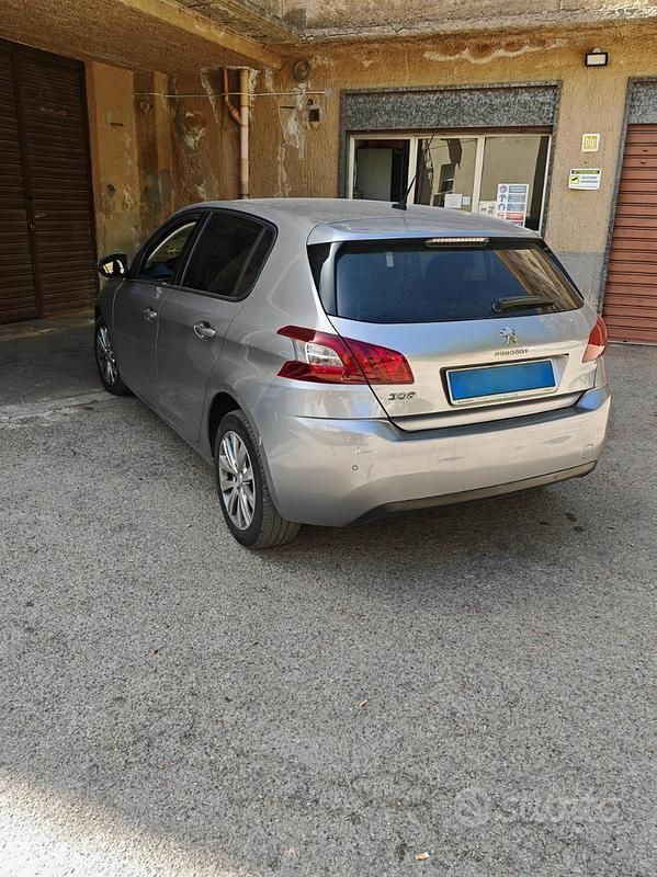 Usata Peugeot 308 112 CV (82 kW) 2017 Grigio Berlina