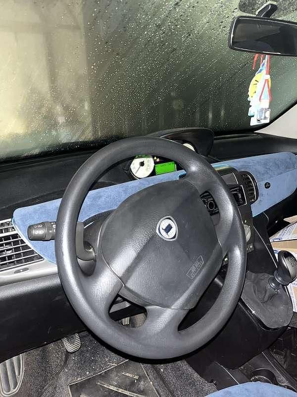 Usata Lancia Ypsilon 60 CV (44 kW) 2003 Utilitaria