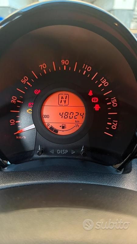 Grigio Usata 2017 Citroën C1 Due volumi | 10.500 € (Buon prezzo) - Immagine 1/4