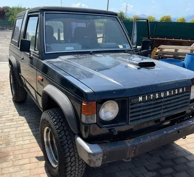 Usata Mitsubishi Pajero 84 CV (61 kW) 1988 Nero SUV