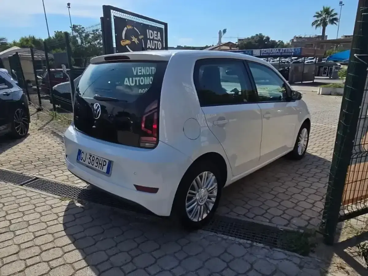 Usata VW up! Move 65 CV (47 kW) 2022 Bianco Utilitaria