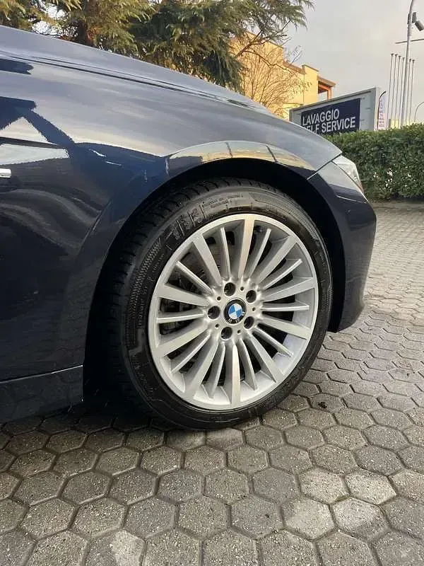 Usata BMW 328 Luxury Line 245 CV (180 kW) 2012 Blu/azzurro Berlina