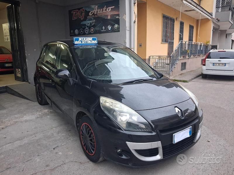 Usata Renault Scénic III 106 CV (77 kW) 2009 Nero Monovolume