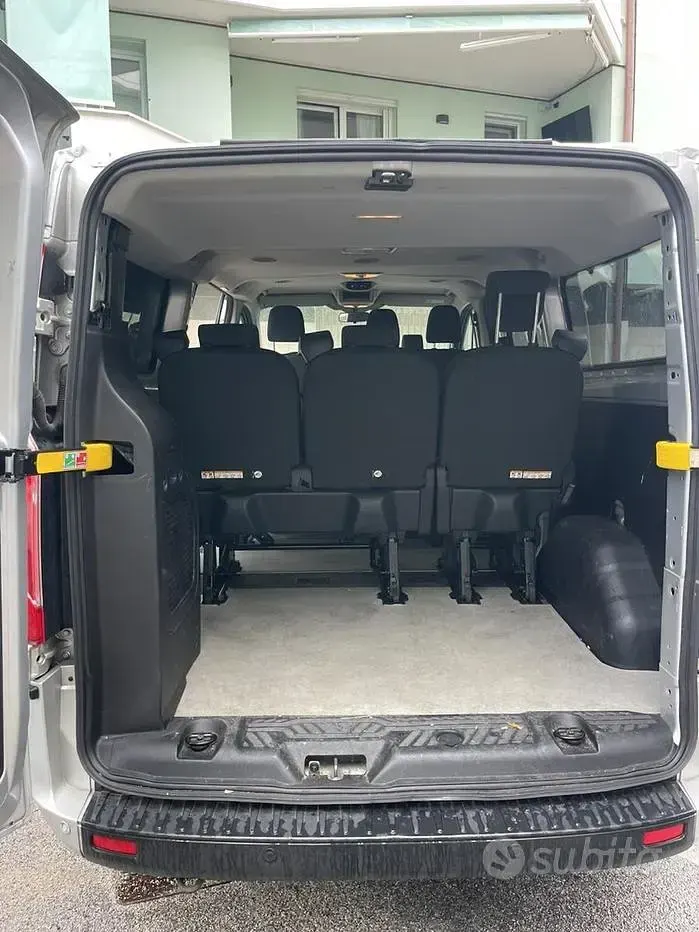 Usata Ford Transit Custom 131 CV (96 kW) 2021 Grigio Monovolume
