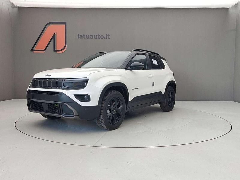 Nieuw Jeep Avenger Overland 136 PK (100 kW) 2025 Snow/tetto volcano SUV